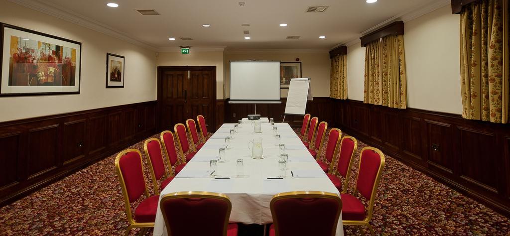 Corr'S Corner Hotel Newtownabbey Bagian luar foto