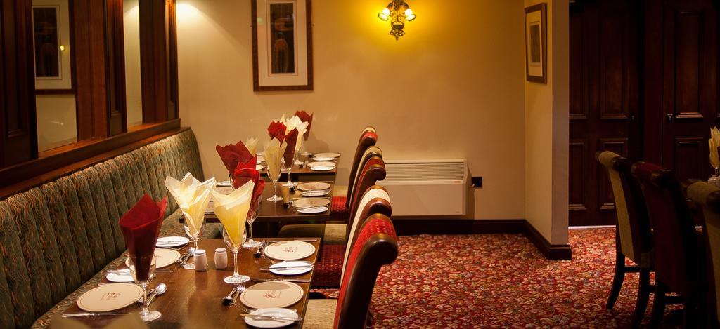 Corr'S Corner Hotel Newtownabbey Bagian luar foto