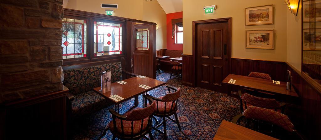 Corr'S Corner Hotel Newtownabbey Bagian luar foto