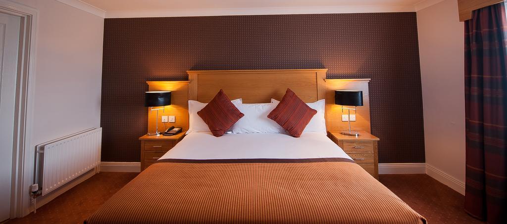 Corr'S Corner Hotel Newtownabbey Bagian luar foto
